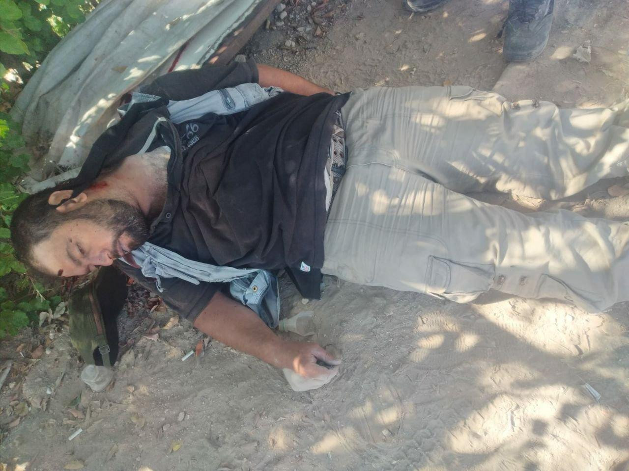 وضعوا مسمارا في فمه.. اغتيال أ...