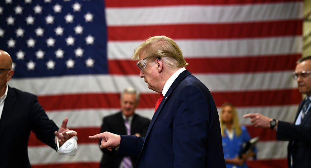 ترامب يعلن إصابته وزوجته بفيرو...