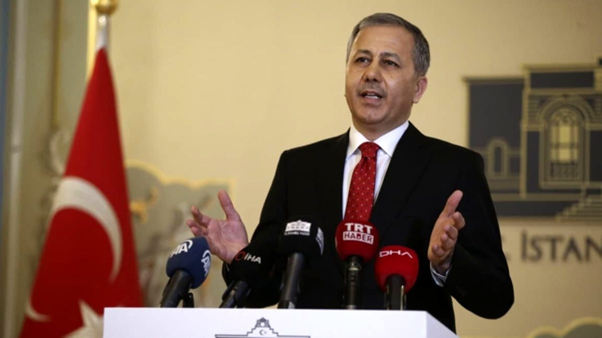 حملة تفتيش على منازل السوريين...