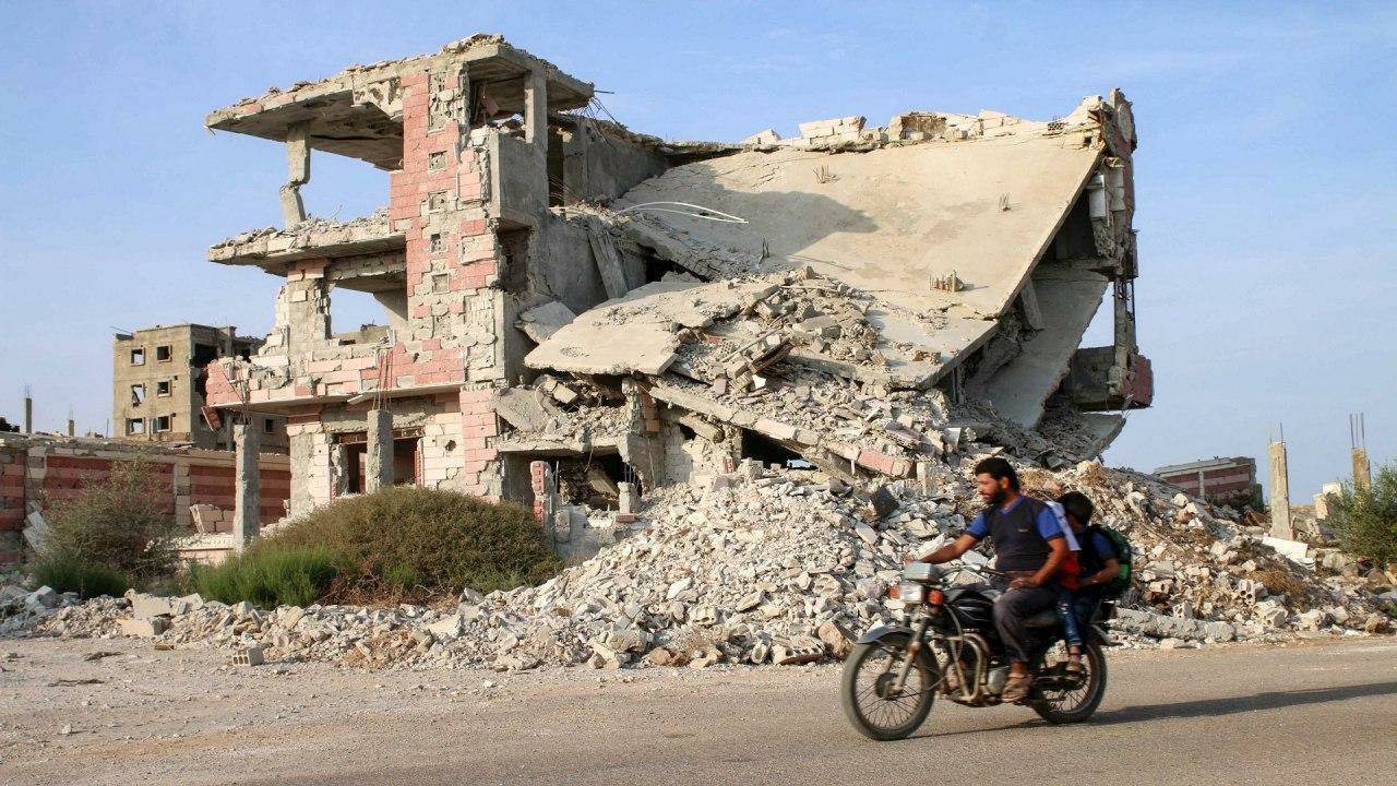 درعا.. مجهولون يغتالون شاباً ي...