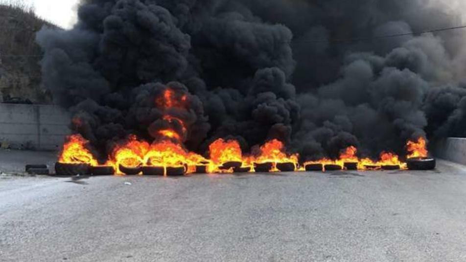 احتجاجات وقطع طرقات في درعا