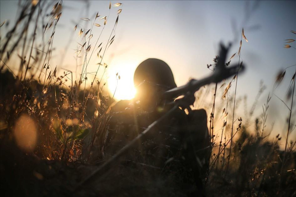 مقتل قناص لقوات النظام بريف إد...