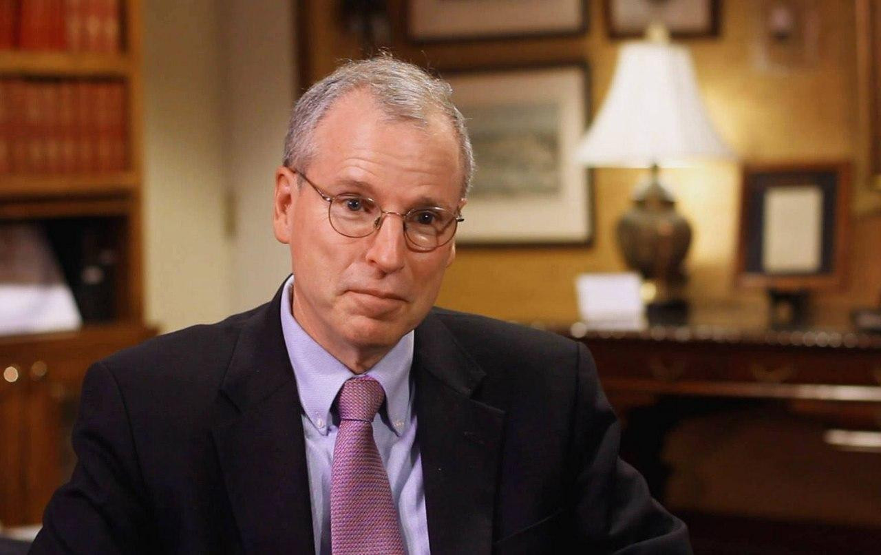 سفير أمريكي سابق يكشف موقف "با...