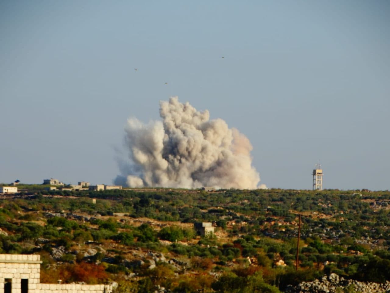 روسيا تستأنف غاراتها الجوية عل...