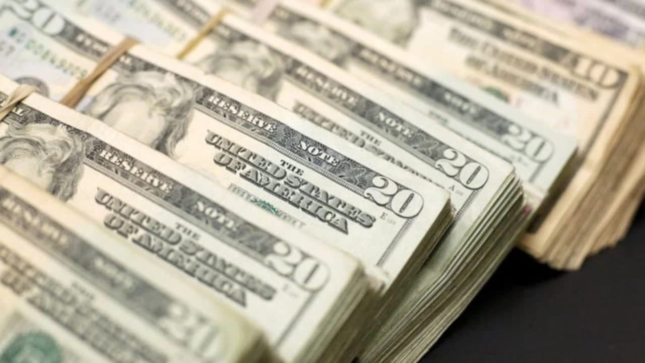 تعرف إلى سعر صرف الليرة مقابل...