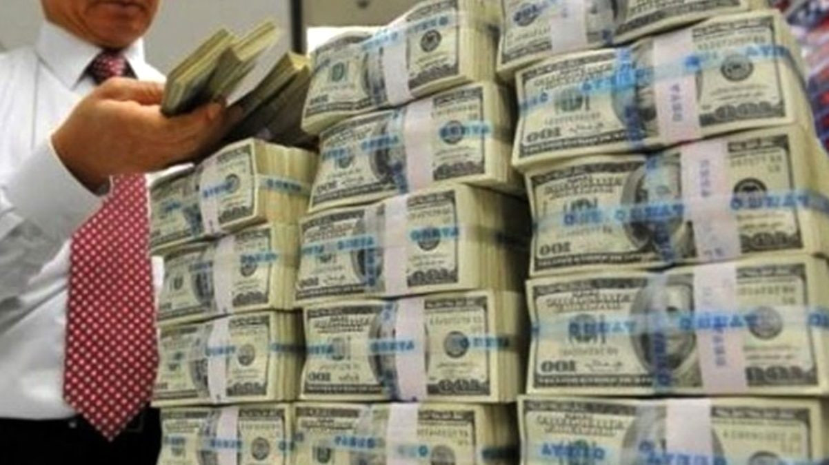 انهيار جديد بسعر صرف الليرة أم...