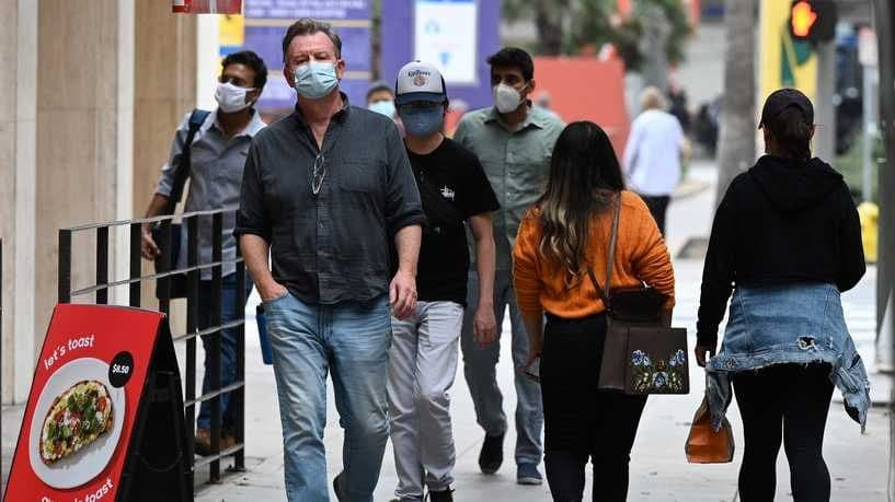 مع بدء التطعيم ببريطانيا.. الأ...