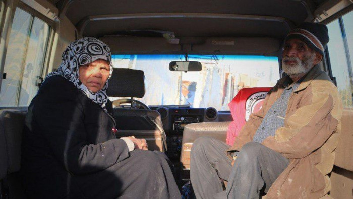 "جيش الإسلام" يُخرج عائلة باكس...