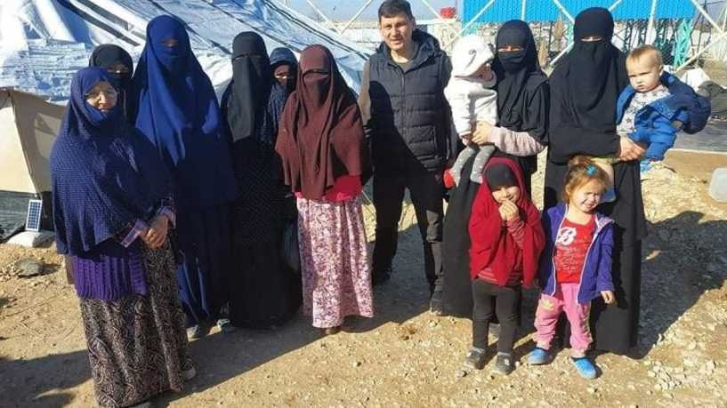 أوكرانيا تستعيد سيدتين وسبعة أ...