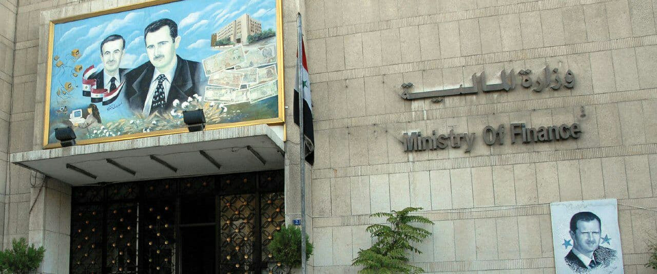 الصراع يتصاعد بين وزارة مالية...