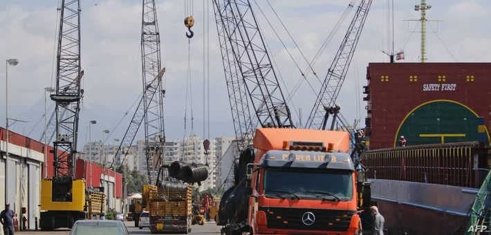 شاحنات إيرانية شمال لبنان تثير...