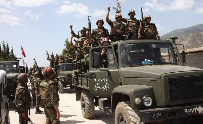 شهداء مدنيون بانفجار بالرقة والنظام يحشد في درعا