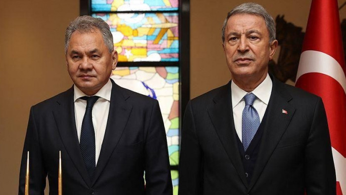 أكار وشويغو يناقشان الأوضاع في...