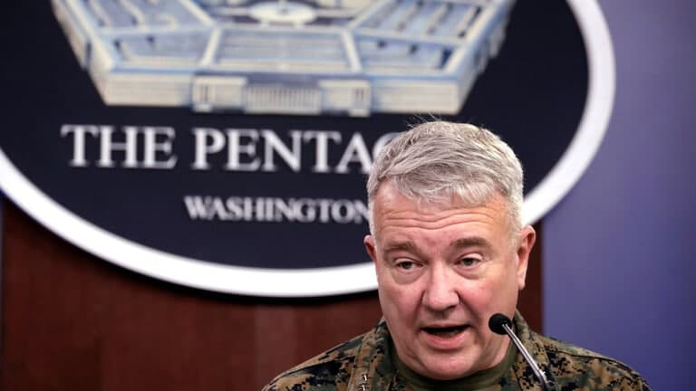 "البنتاغون": روسيا تتحدى الدور...