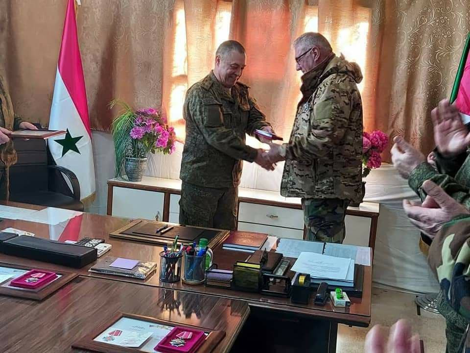 روسيا تكّرم أربعة مجرمي حرب في...