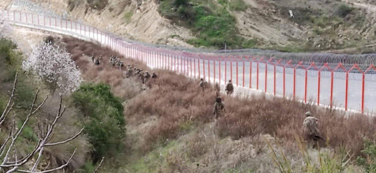 تركيا تفجر نفقا غربي إدلب