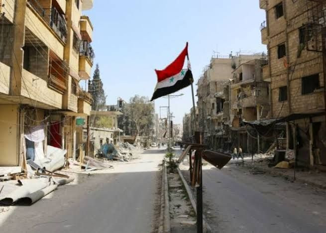 "الفرقة الرابعة" تسحب حواجز من...