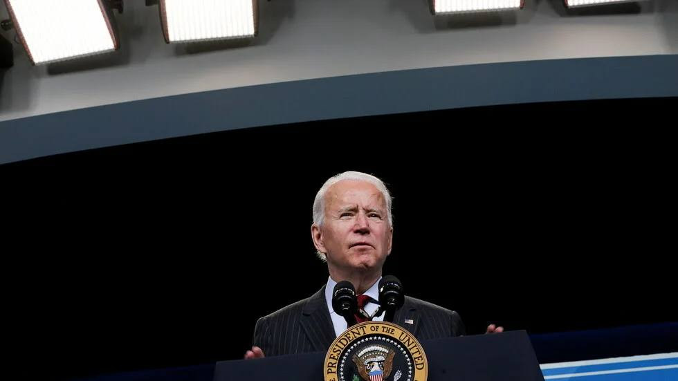 مسؤولون إسرائيليون: على إيران...