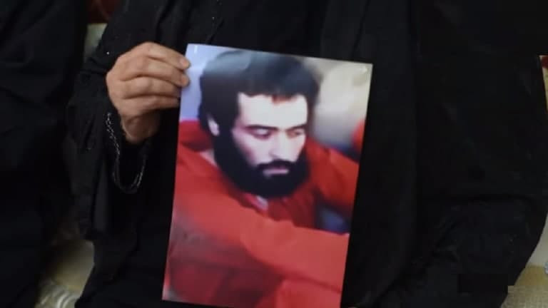 أسرة شاب مغربي في سجون "قسد" ت...