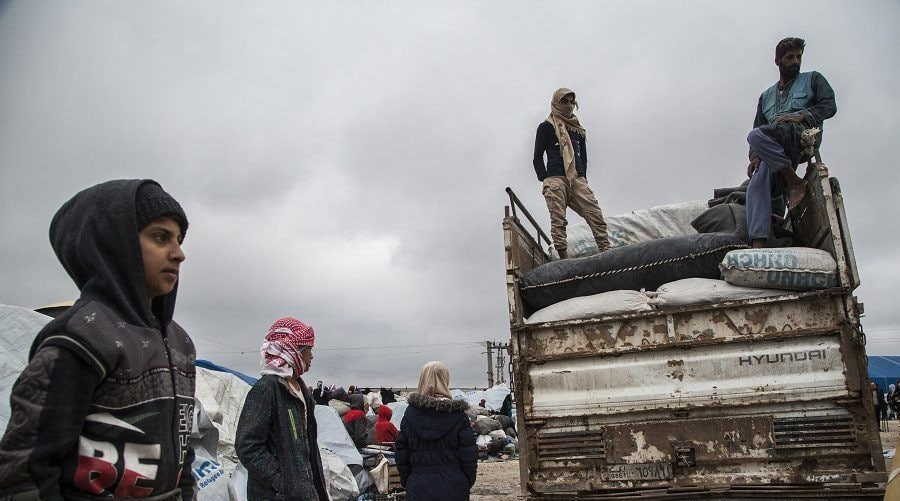 عشرات العائلات تغادر "الهول" إ...