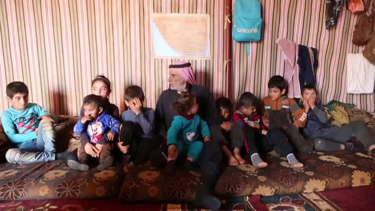 خسر 13 ابنا وزوجة ولقبه أبو ال...