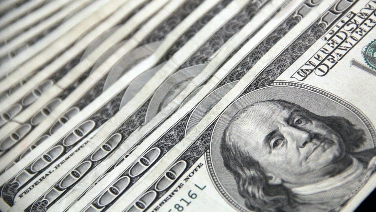 دون 3000.. سعر صرف الليرة السو...