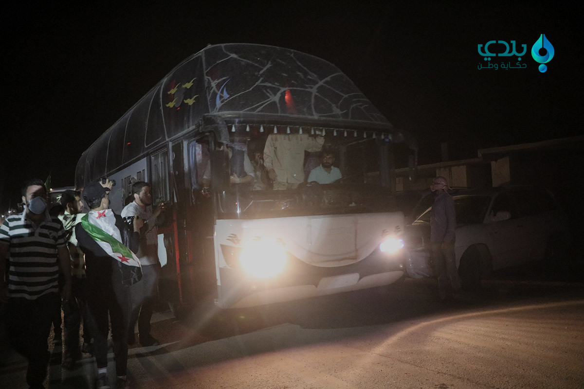 وصول مهجري القنيطرة إلى إدلب (...