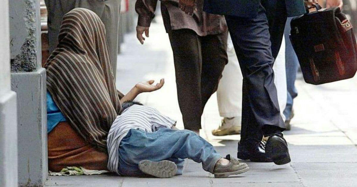 متناسيا آلاف المشردين والمتسول...