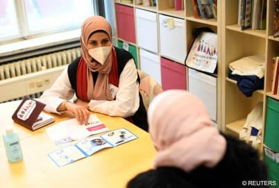 ألمانيا.. اللاجئون السوريون يح...