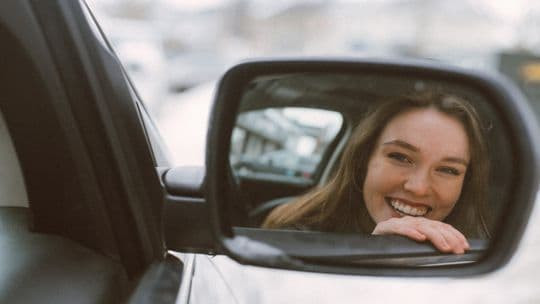 تطبيق على هاتفك يعلمك إن كنت س...