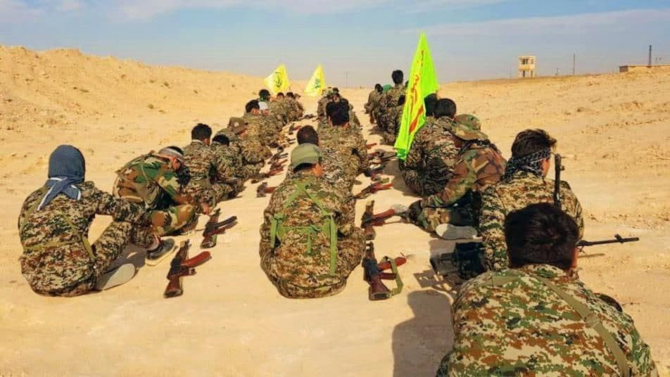 "الحرس الثوري الإيراني" يدرب ع...