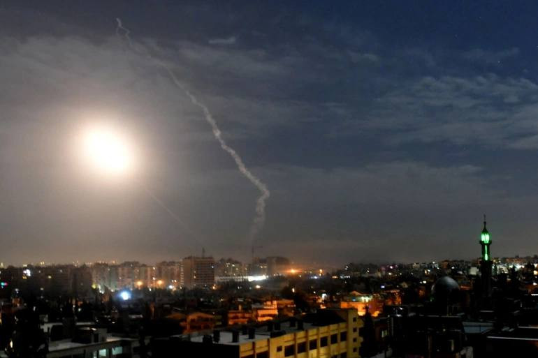 قتلى للنظام بقصف إسرائيلي ولغم...