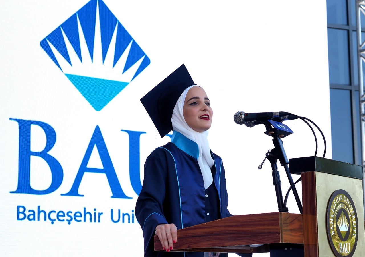 تركيا.. شابة سورية تحقق المركز...