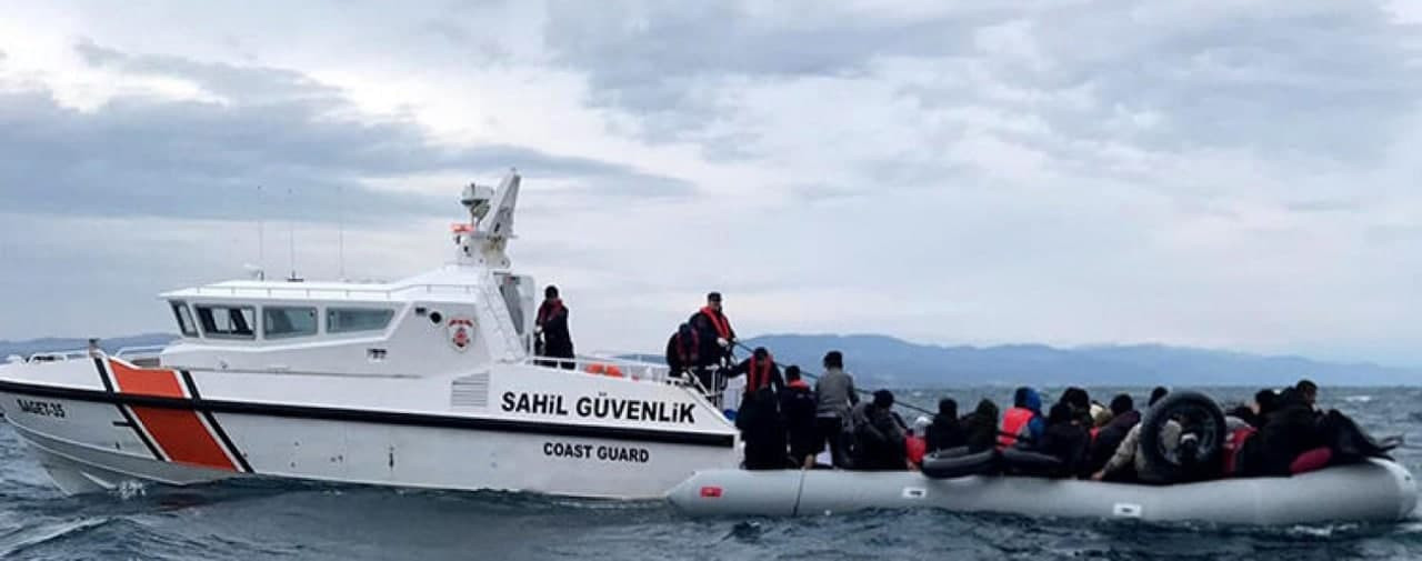 ضبط 19 مهاجرا بينهم سوريون في...