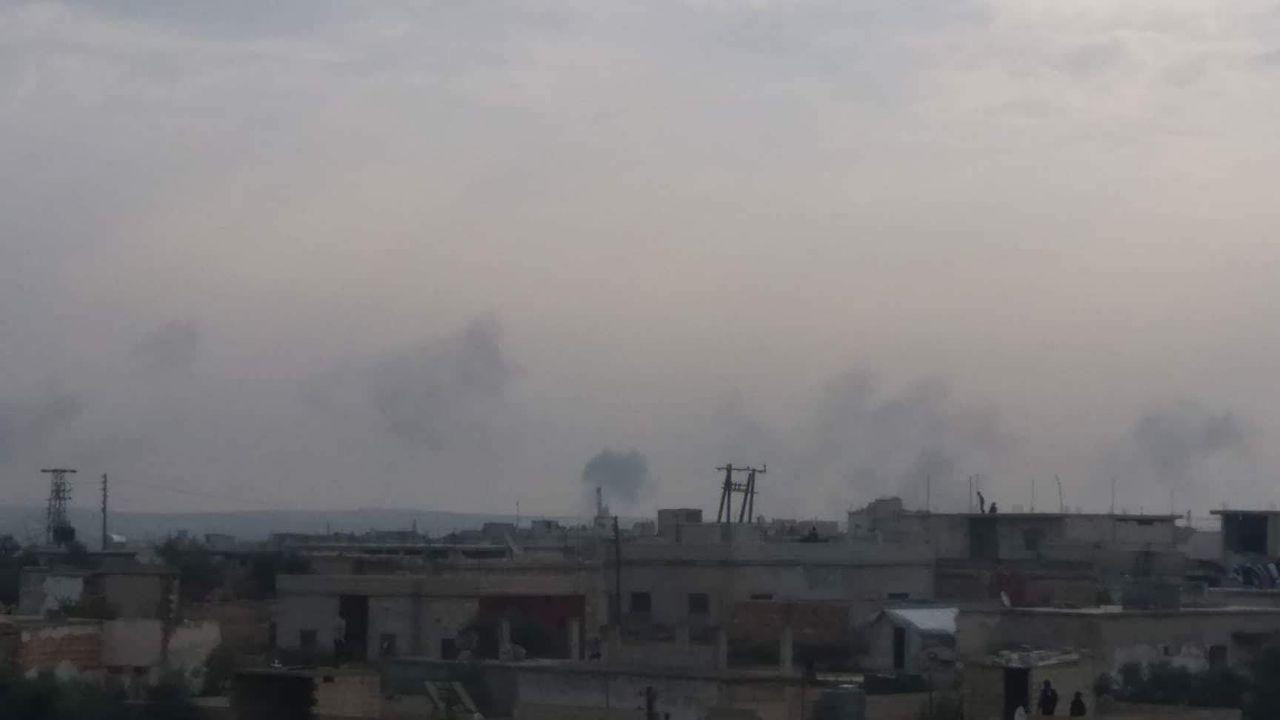 عشرة شهداء بقصف جوي على إدلب