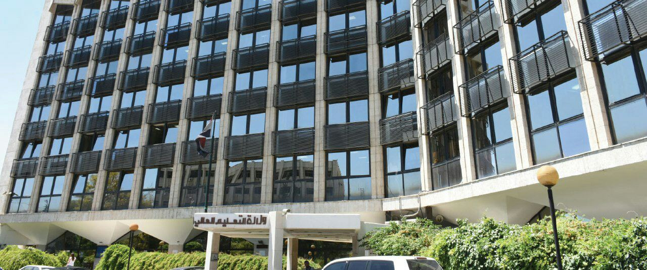 أقساط فلكية للجامعات الخاصة و"...