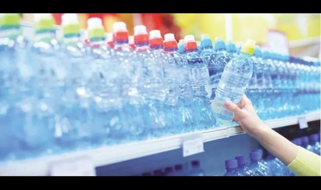 احتكار المياه المعبأة مجددا ير...