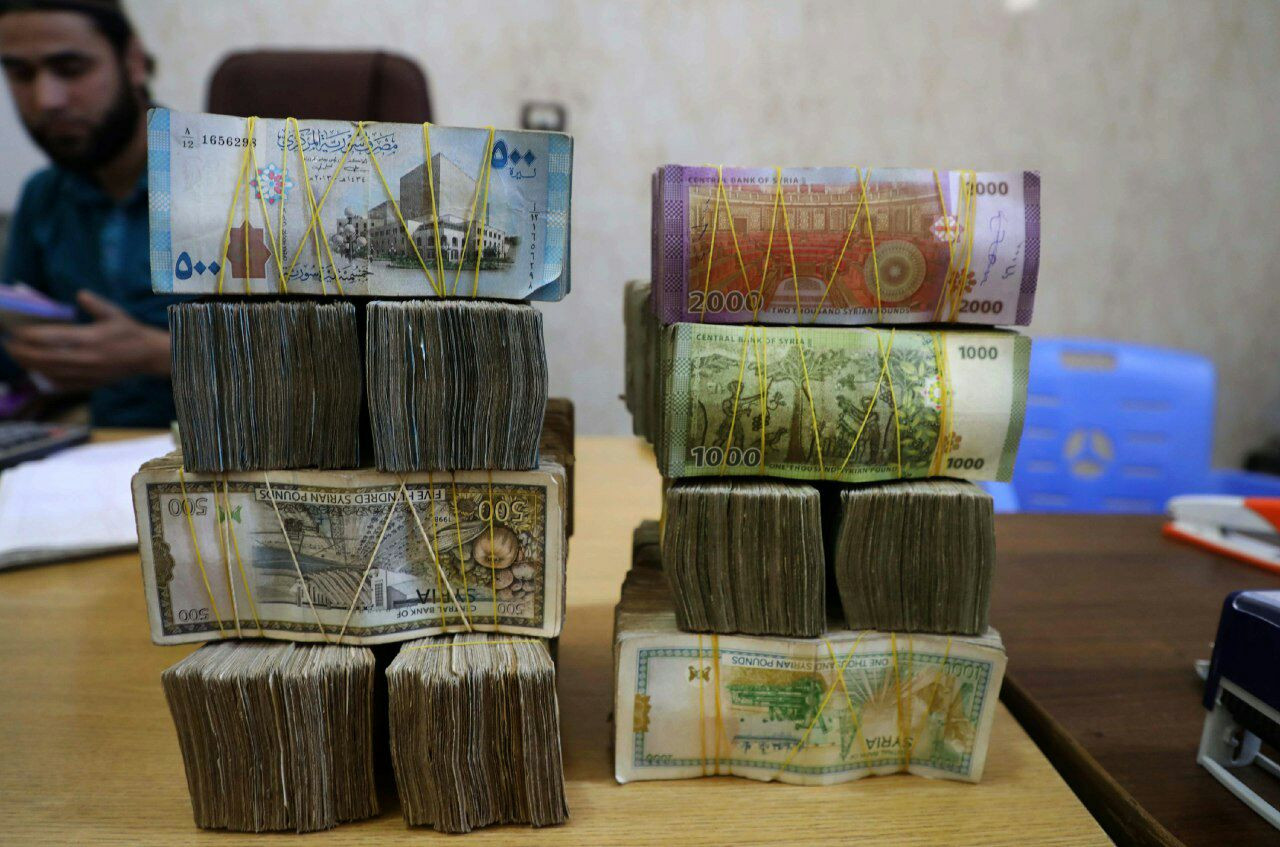 تراجع في سعر صرف الليرة السوري...