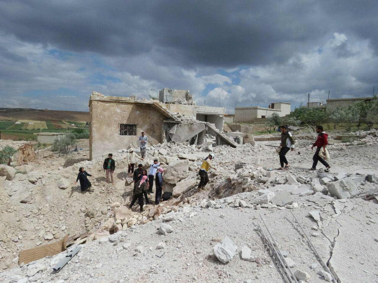 ضحايا مدنيون بقصف روسي في إدلب...