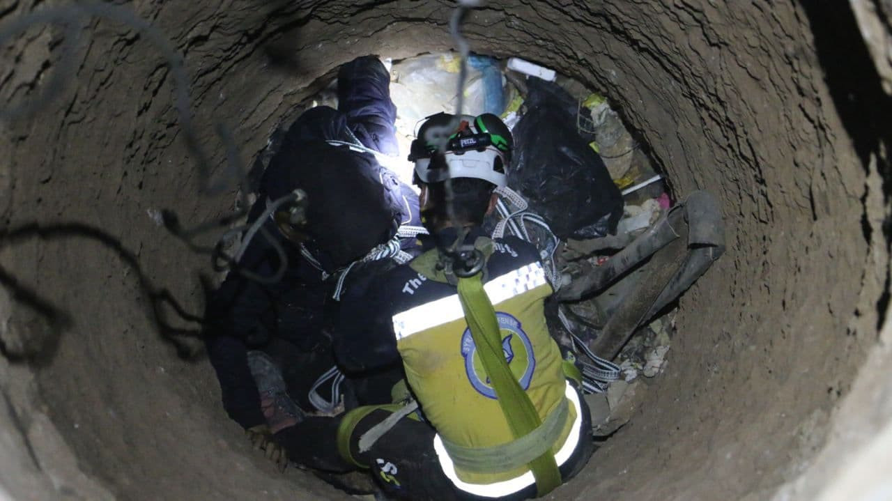 إنقاذ امرأة سقطت في بئر شمال ح...