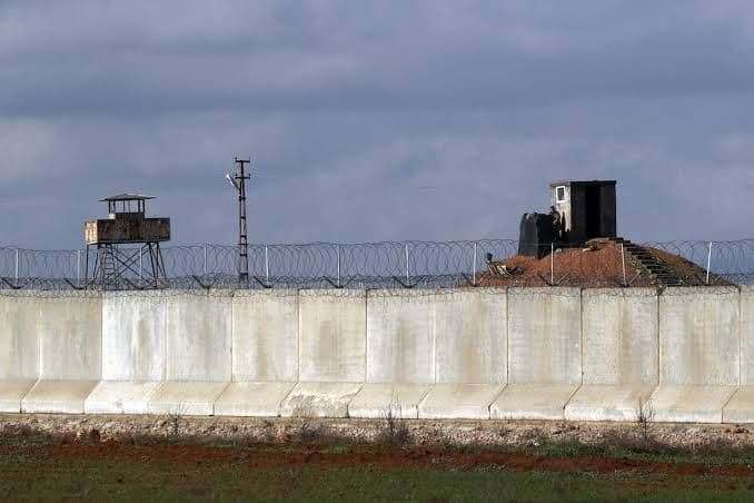 الألغام تفتك بشابين سوريين حاو...