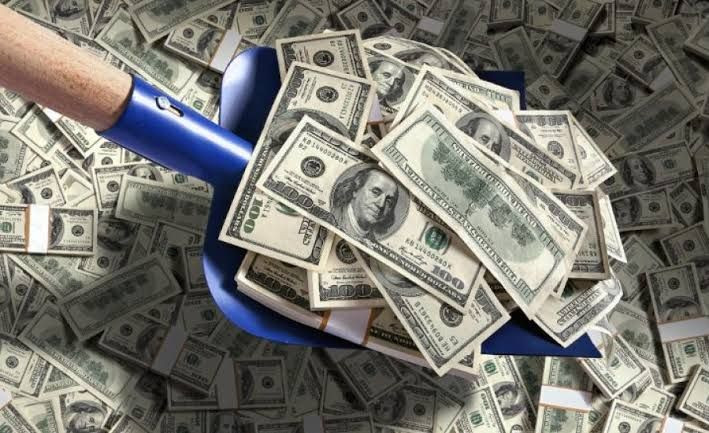 رجل يخسر 24.5 مليار دولار في ل...