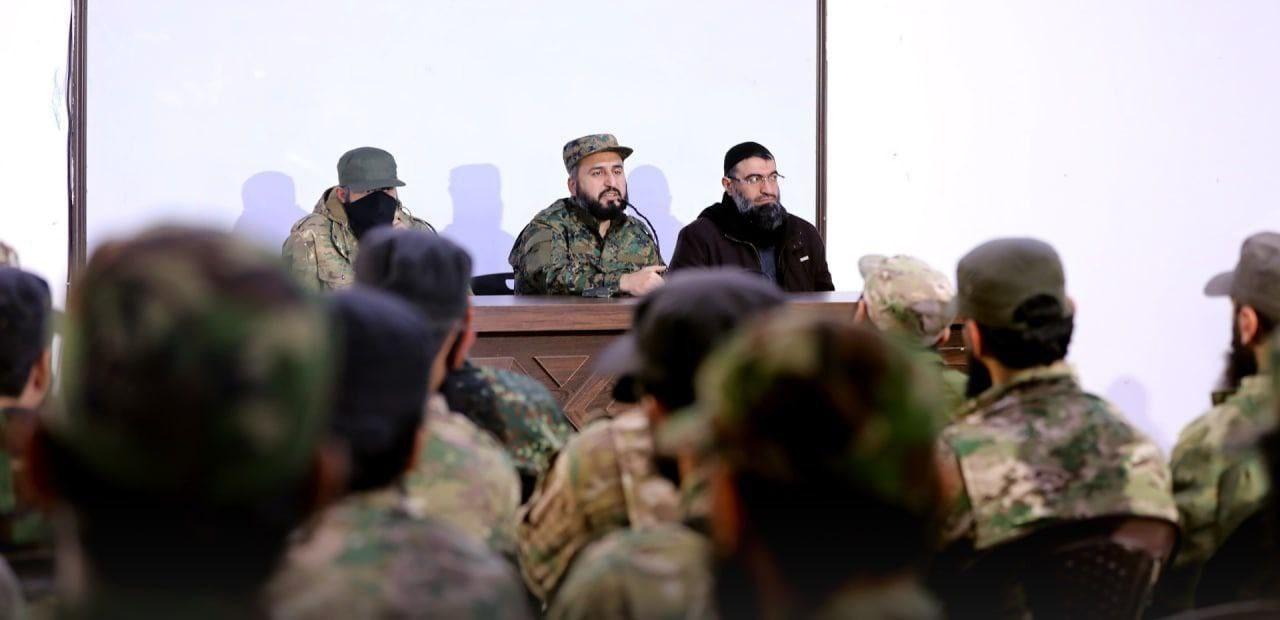 "تحرير الشام" تدين سقوط قتلى م...