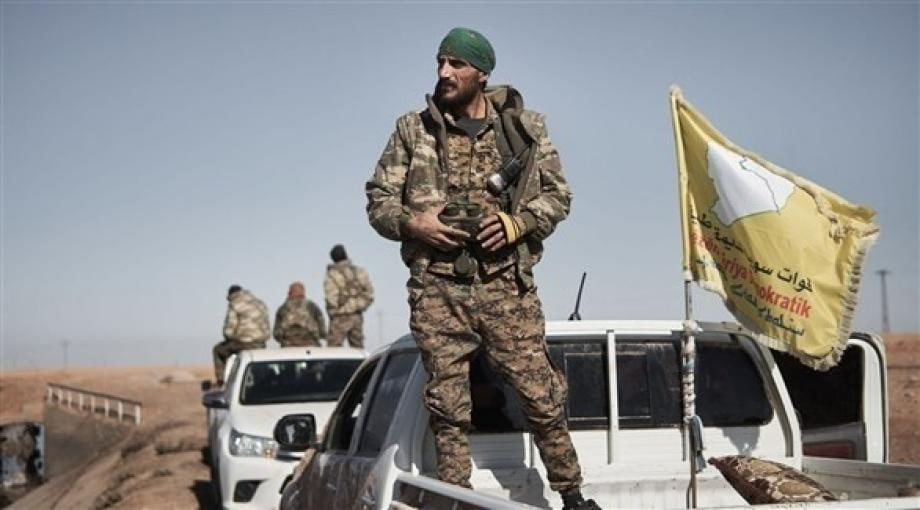 قيادي بـ"قسد" يقتل شخصا على مت...