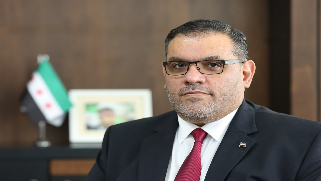 رئيس "هيئة التفاوض" ينتقد الازدواجية الغربية بالتعامل مع الغزو الروسي لأوكرانيا وسوريا