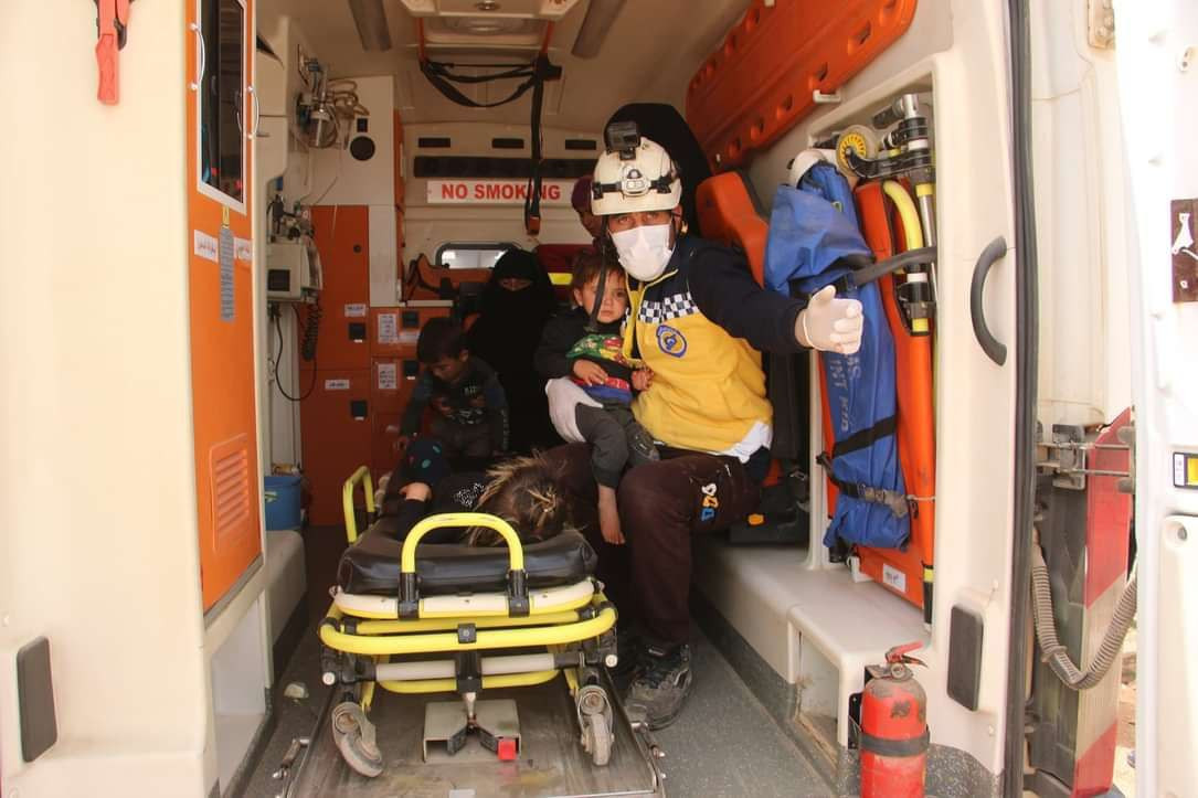 وفاة طفلة وإصابة اثنين بحادث ش...