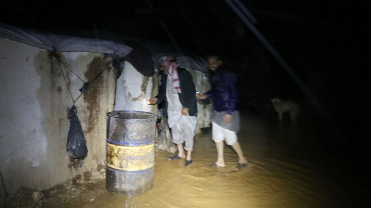 السيول تغمر خيام نازحين بريف ح...