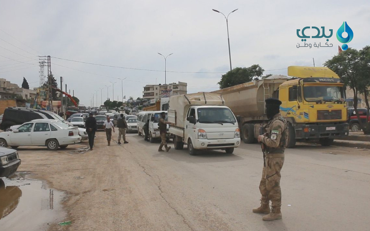 الشرطة العسكرية في الباب تقر ع...