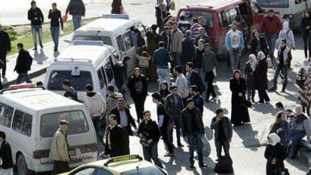 اللاذقية.. أزمة مواصلات وارتفا...