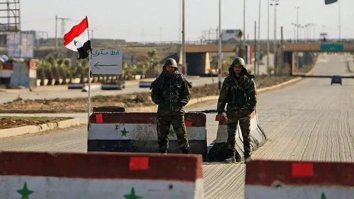 قوات النظام تعتقل شخصا وتغرق ق...